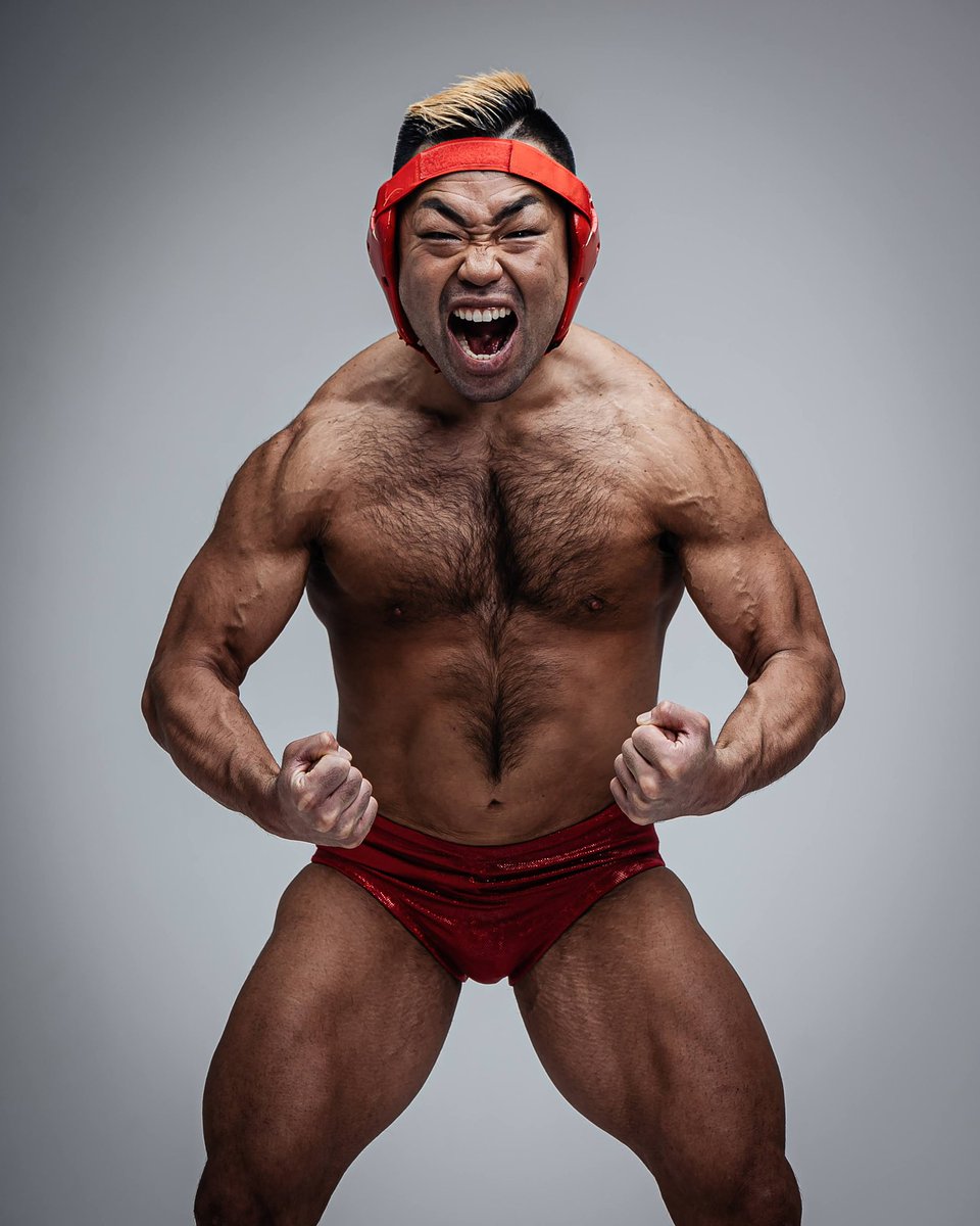 wrestler1106's tweet photo. 俺はよくブレイキングダウンの胸毛ニキと言われるけれど、2026年はプロレスラーの胸毛ニキと言われるようにプロレスでも上を目指す。

今回の #新日本プロレスコンクルソ で心の底から火がついた！！

2026年の胸毛を期待してください🔥🔥

俺が胸毛プロレスラーの八須拳太郎だ‼️‼️
#PPPTOKYO
#njpw https://t.co/VXLFRCtLTs