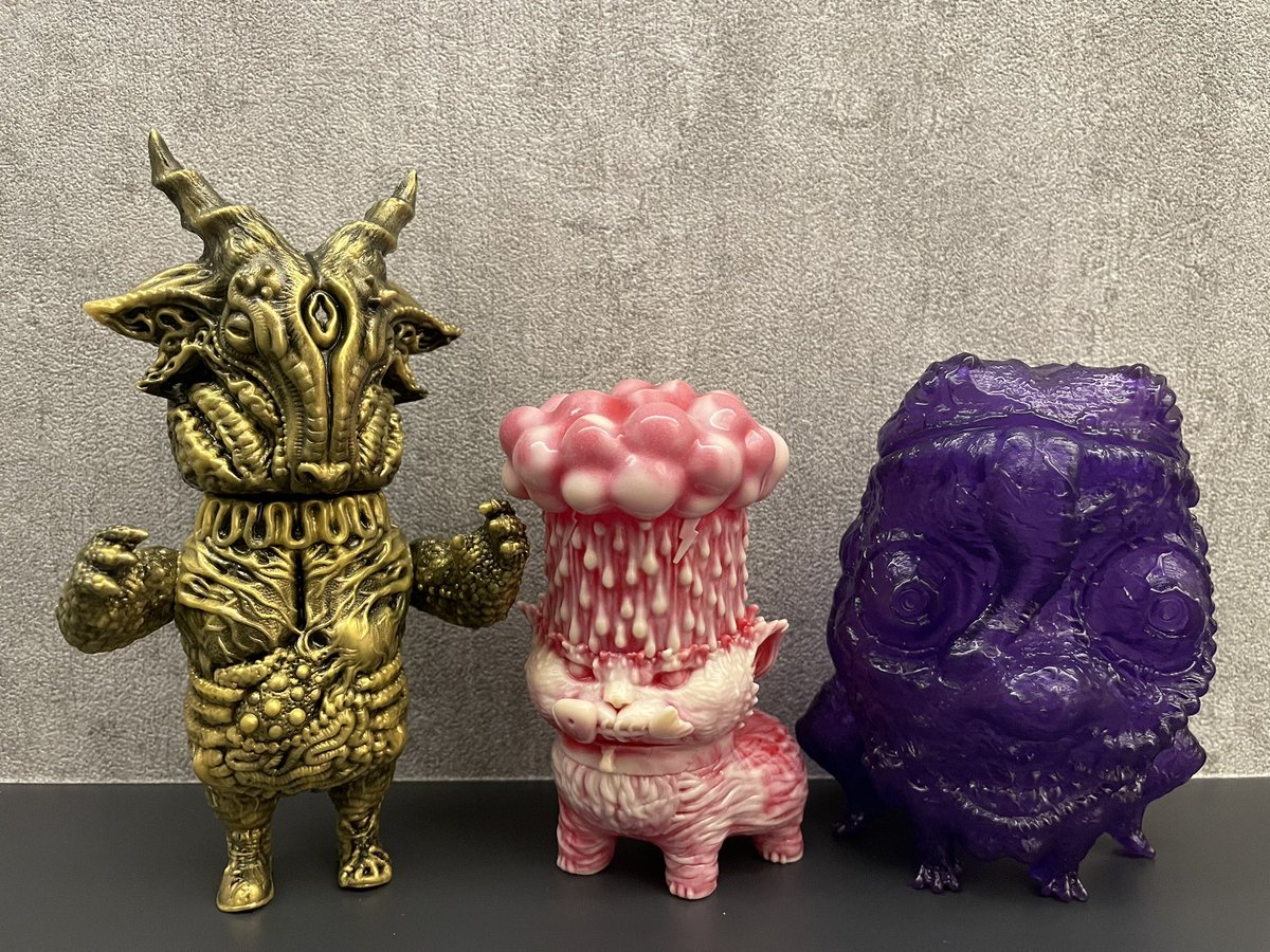 もうこやま 鉄仮面うさぎ ゾンビカラー ⁄ もうこやま (@moucoyama