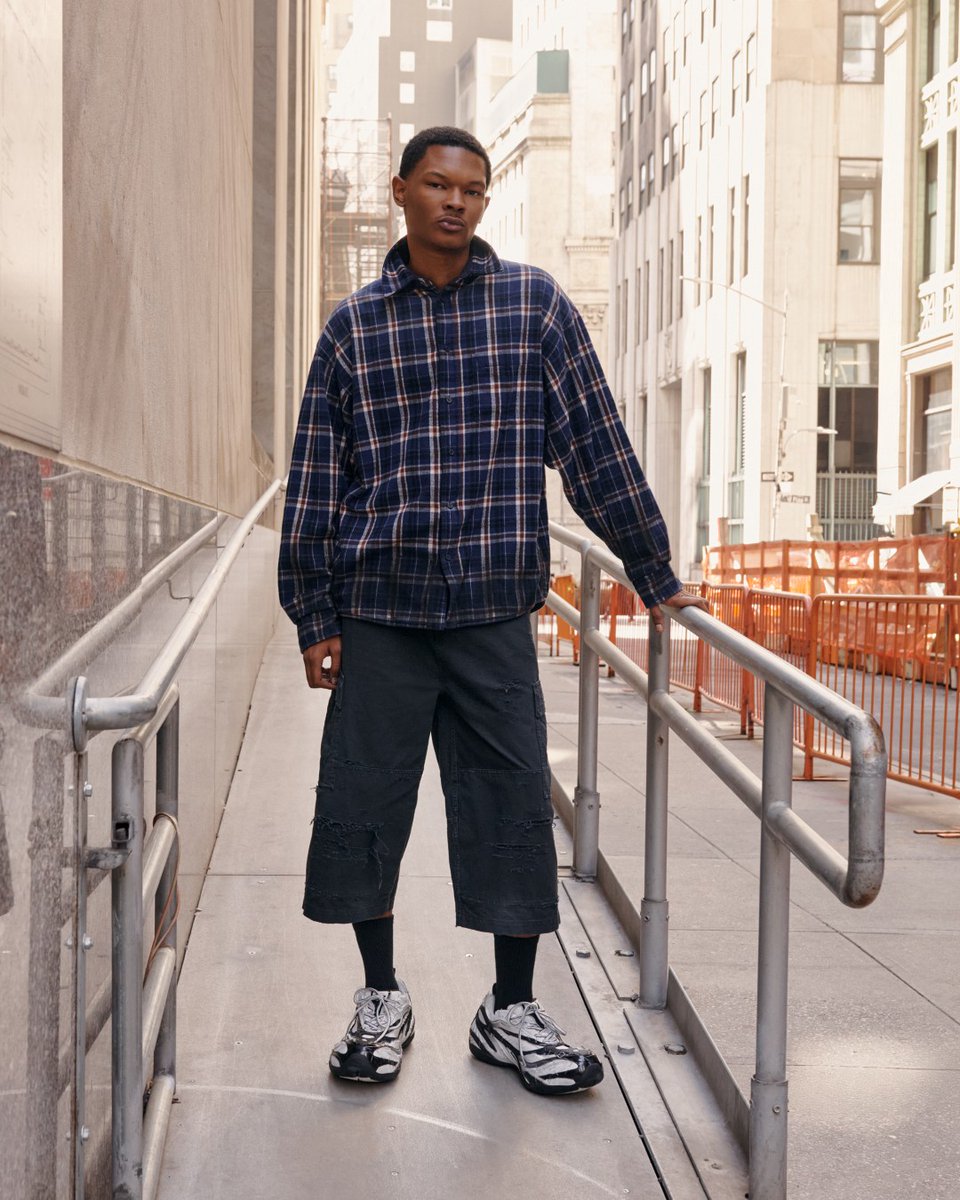 Barneys New York tweet media