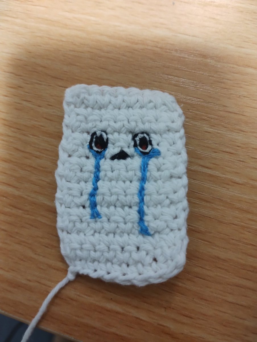 nassaaan's tweet photo. 最近楽しくプレイしている #プロミスマスコットエージェンシー のトーフを作ってみた。はしっこが欠けているのをすっかり忘れてしまったけど、カバンにぶら下げていくなかで汚れたり潰れたりしてきっと本家にどんどん近づけるはず https://t.co/Er0vtm1OJG