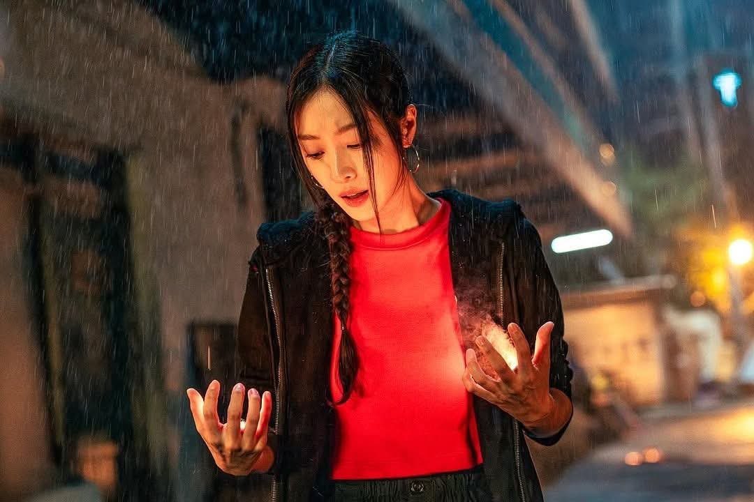 choboahbr's tweet photo. 🚨| CHO BOAH EM CASHERO! 
 A agência liberou essa imagem da Cho Boah em cena no novo dorama original da Netflix #Cashero 
Nossa Boah fará uma participação especial e ainda terá um super poder. 

#ChoBoAh #JoBoAh #조보아 https://t.co/7fKhRy5R0I