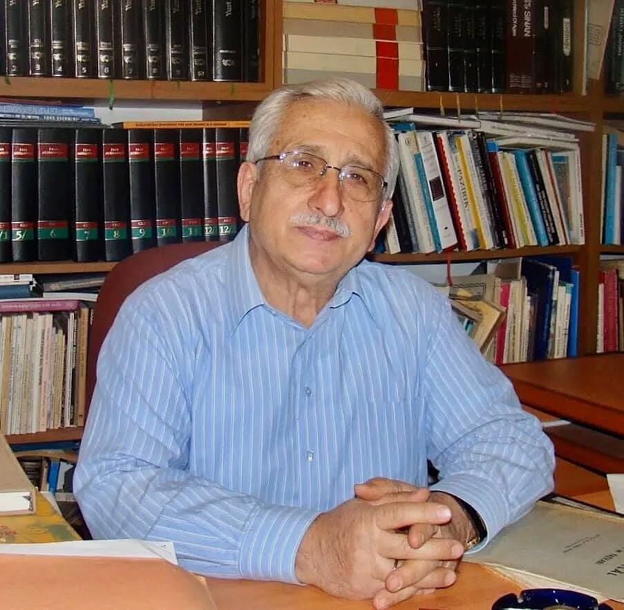 Dün akşam Konya Aydınlar Ocağı’nın programıyla aynı saatle olduğu için Türkiye Yazarlar Birliği Konya Şubesi tarafından düzenlenen Dr. Hasan Özönder’i anma programına katılamadım. Keşke aynı saatte olmasaydı da her iki programı da takip edebilseydik ama artık yapacak bir şey yok.