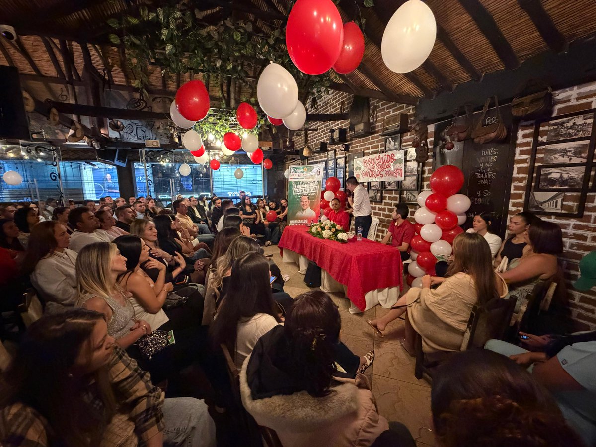 FernandoAAG10's tweet photo. Un gran movimiento, un grupo disciplinado, organizado y con prospectiva, nada de guerra , nada de ilegalidad, solo trabajo serio , sano, honesto y en equipo 👉 un 23 de diciembre bajo la incredulidad de algunos , la asistencia de nuestros coordinadores sobre paso el 90% y es muestra o preludio de los próximos resultados! Gracias equipo en marcha ocaña , seguimos @SomosEnMarcha !