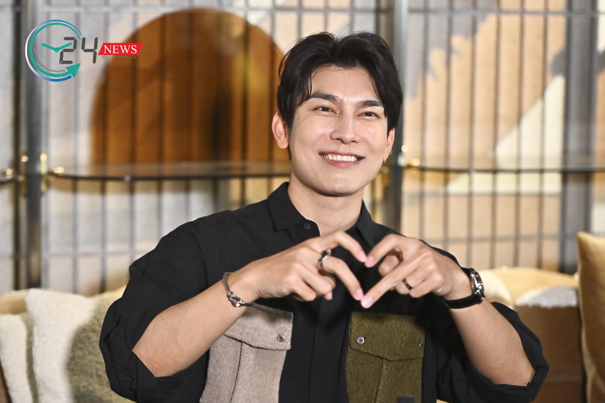 _twentyfournew_'s tweet image. บรรยากาศช่วง สัมภาษณ์ #มิวศุภศิษฎ์

MEW MISSESME OUT NOW
#MissEsme
#MissEsmePromo
#MewSuppasit