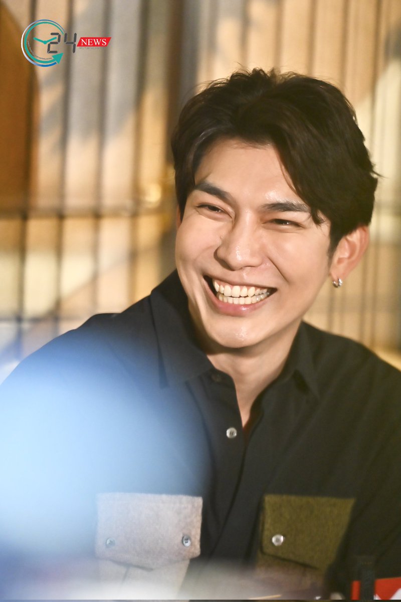 _twentyfournew_'s tweet image. บรรยากาศช่วง สัมภาษณ์ #มิวศุภศิษฎ์

MEW MISSESME OUT NOW
#MissEsme
#MissEsmePromo
#MewSuppasit