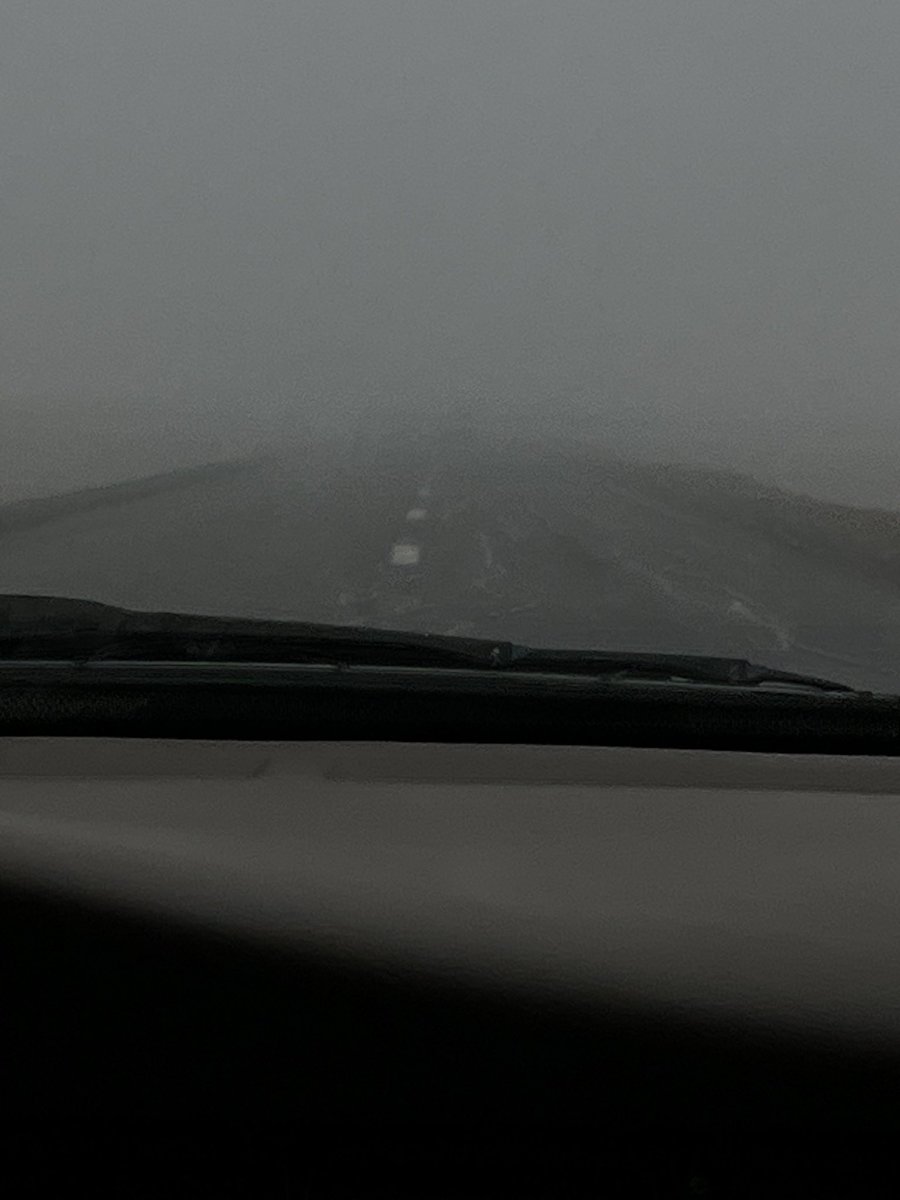 kookispring1997's tweet photo. چند سال پیش اصلا نمیتونستم به این فکر کنم که اینجا مسیر و فضای آرامشم نیست 
ولی الان که برگشتیم حس خفگی بدی دارم
 دوباره همه خاطرات بدم توی مغزم صف کشیدن محیط آرامشم الان تبدیل به چاله خاطرات شده https://t.co/ZSiAKrwfeR
