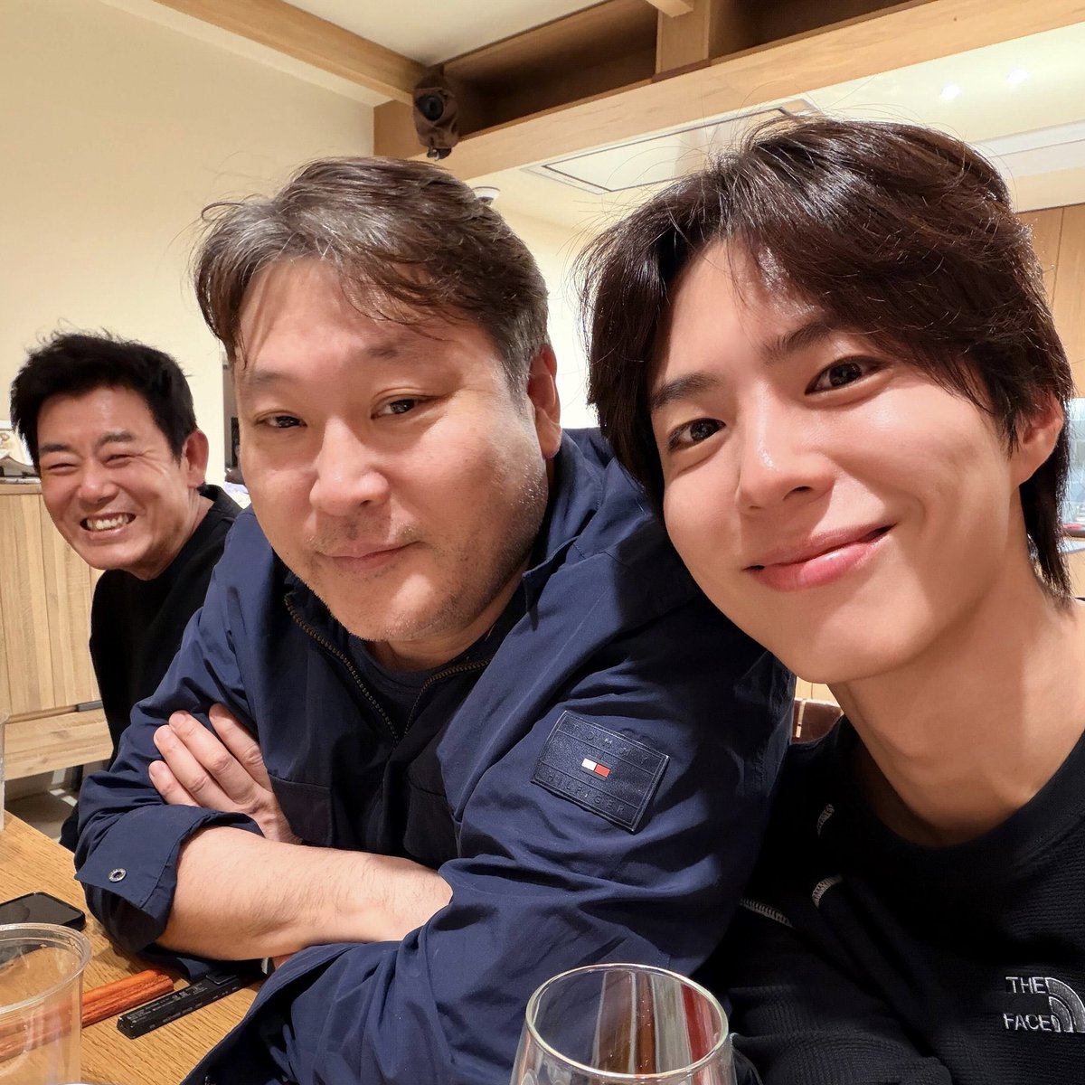 Taekkie with his father and father in law 🥹🥹🥹

#Reply1988Reunion