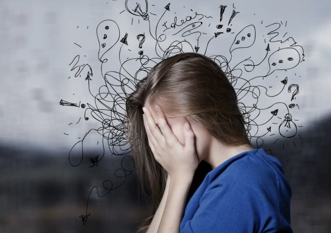 EsthervanFenema's tweet image. Je hoort van alles aan de kersttafel. Wat mij opvalt: steeds meer jongeren kampen met angst, paniek, suïcidaliteit en burn-out, terwijl ze zijn opgegroeid in veiligheid, comfort, liefde en met alle kansen. Dat is vreemd. We wijzen terecht vaak naar de grote thema’s van deze tijd,…