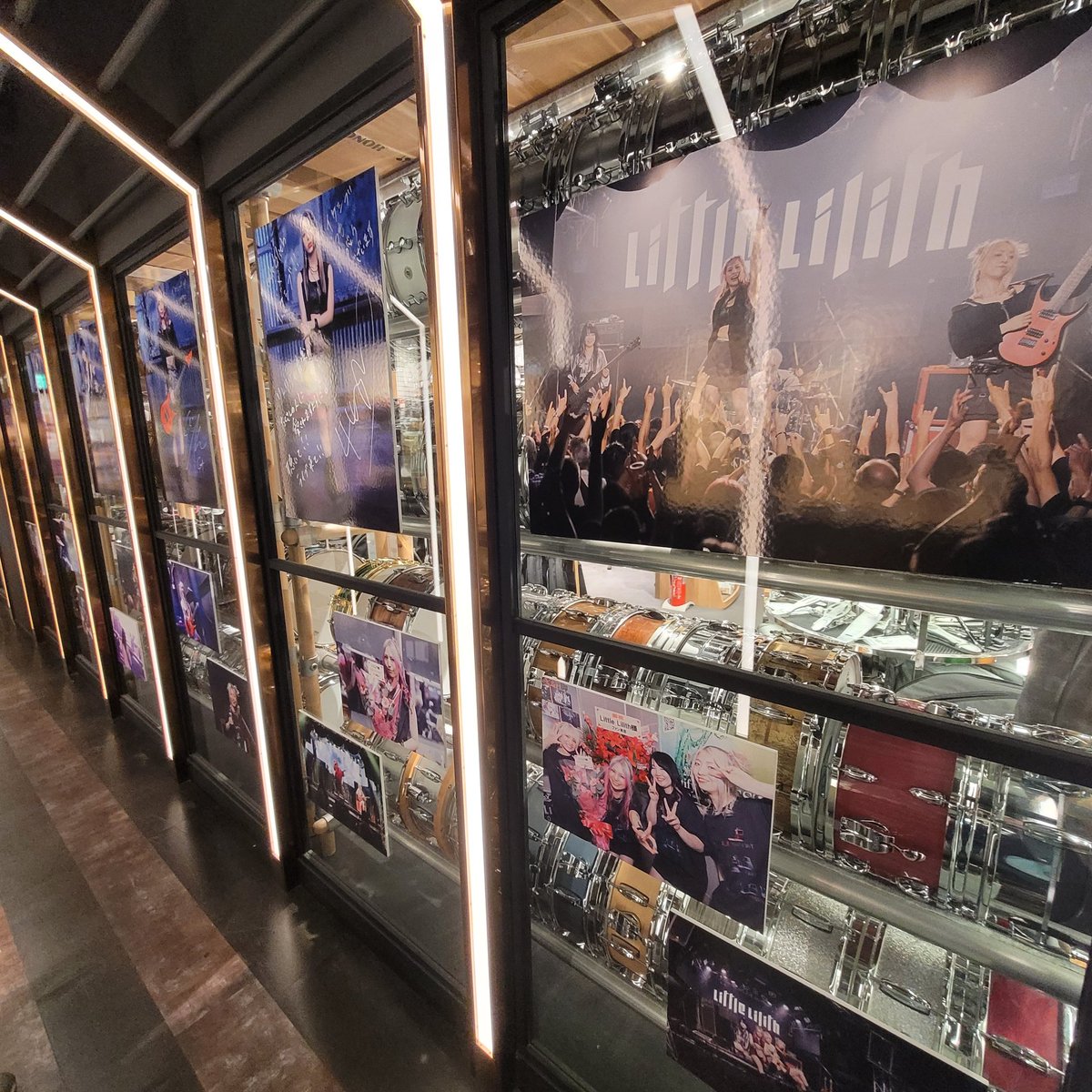 Leerzeichen03's tweet photo. I was at the Little Lilith photo gallery today. Very excited for my first Little Lilith concert in two days!!! ❤️‍🔥🎉Also, picks acquired :p
#LittleLilith  
#12月はリトリリ月間 https://t.co/DqgUyV12VG
