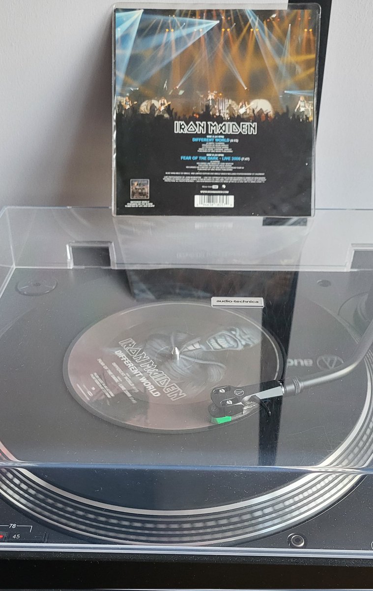 DavidGTato's tweet image. #Vinileando 

@IronMaiden DIFFERENT WORLD
(Single, Edición Limitada en Picture Disc)
#IronMaiden #DifferentWorld #FearOfTheDark