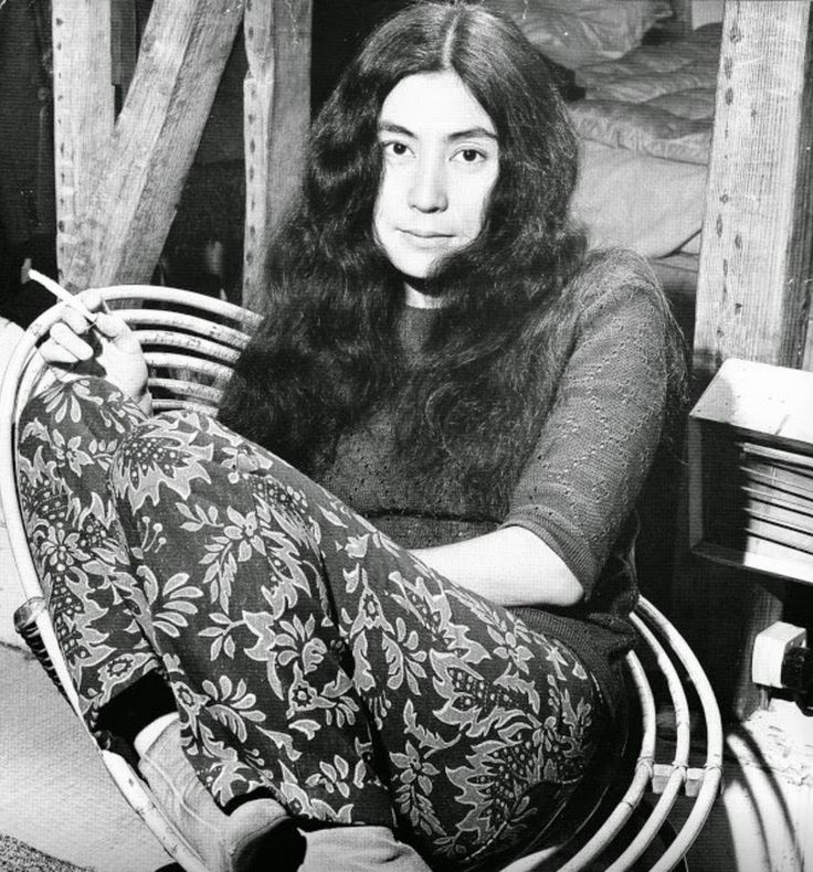 N00XXII's tweet image. "How john fell in love with her??"
Are you fucking blind or just racist