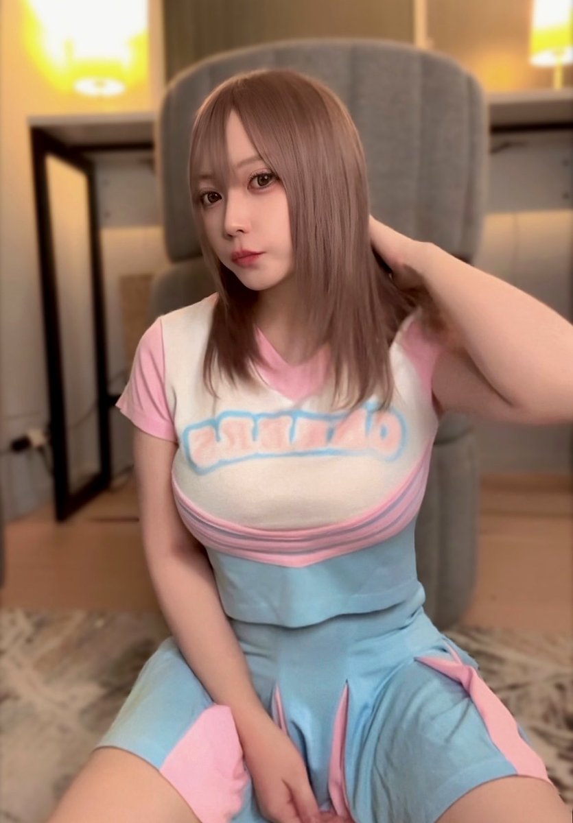 やる気のないチア部。笑 https://t.co/KDyyVlQazA