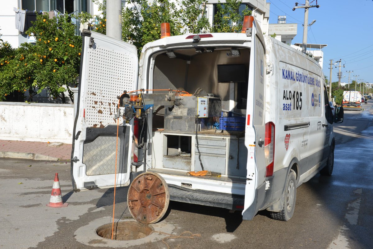 ASAT’tan kanalizasyon hattı temizliği ve kapak düzenleme çalışması 🚧

ASAT ekiplerimiz; çevre ve insan sağlığını koruma amacıyla kanalizasyon hatlarında zamanla oluşan yağ, tortu birikimi ve dış etkenlerle taşınan malzemelerin hat kesitlerini daraltarak tıkanma, taşma ve kötü