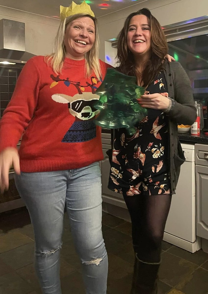 devioustrain's tweet image. A family #blacktights Christmas 🎄