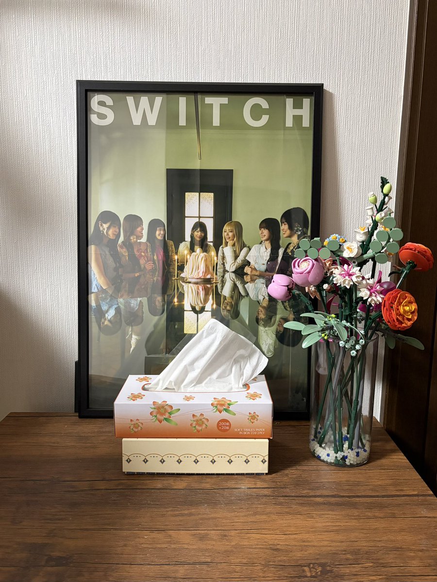 future7's tweet image. โต๊ะกินข้าวที่ถูกต้อง คือโต๊ะที่มีเมมเบอร์ ร่วมกินข้าวด้วย 555 ข้อดีของการอยู่คนเดียว จะติ่งไปสุดขั้วโลกยังไงก็ได้แบบไม่ต้องเกรงใจใคร 😝😆 

我が家の食卓