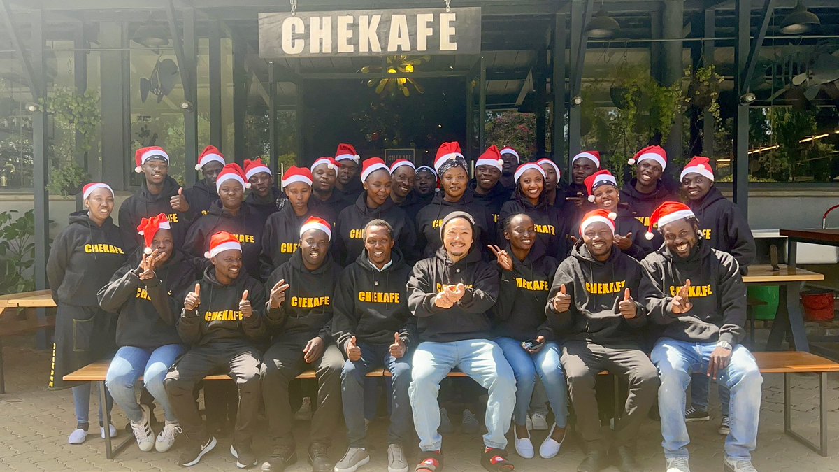 アフリカケニアで飲食店経営11年目未だに信じれない時がある。ほんで気がついたら40歳焦る気持ちはない。人生間違えてないような気がしてきた。仲間と笑えるようにしっかり給料だして気張って社長する！2025年もお疲れ様でした！