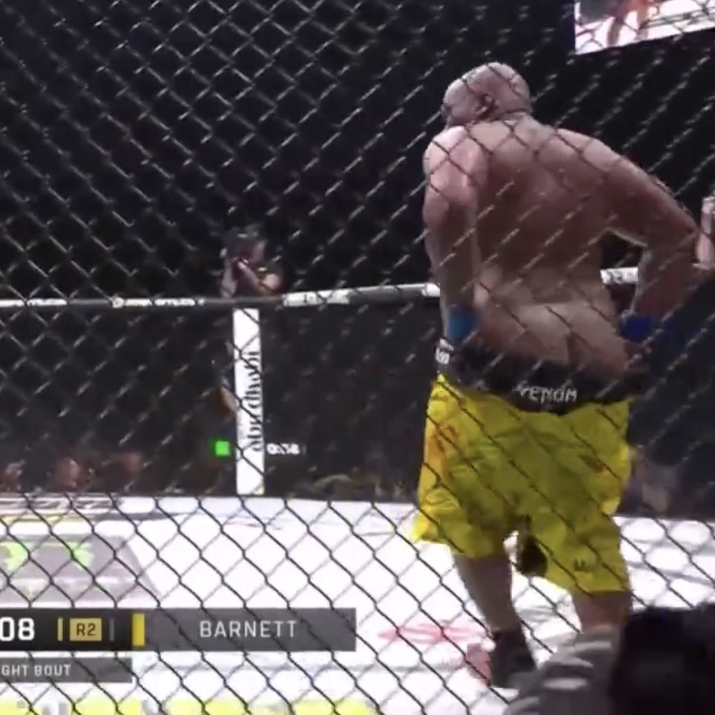 FightVaults's tweet image. Chris Barnett getting cheeky. 🍑