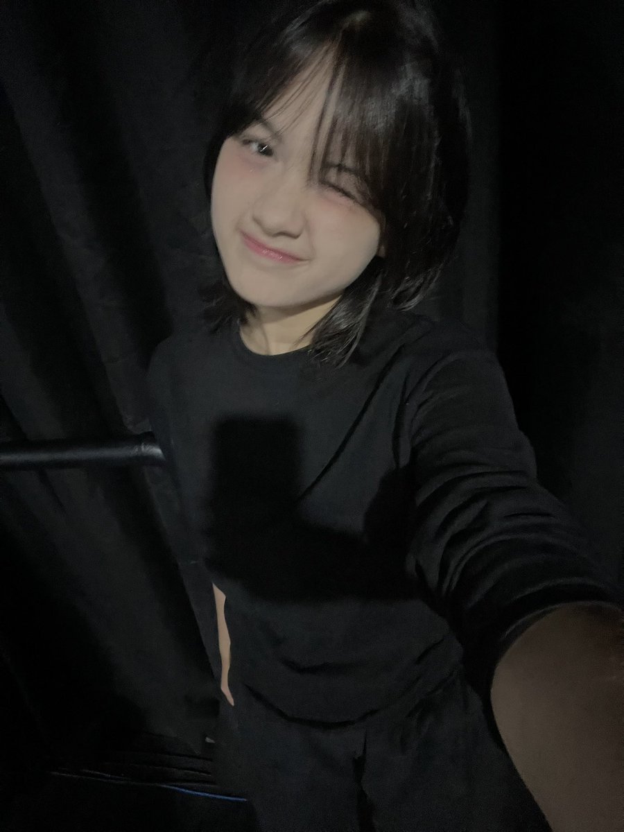 Nachia_JKT48's tweet photo. my dark days.. https://t.co/q3GCKWp6p6