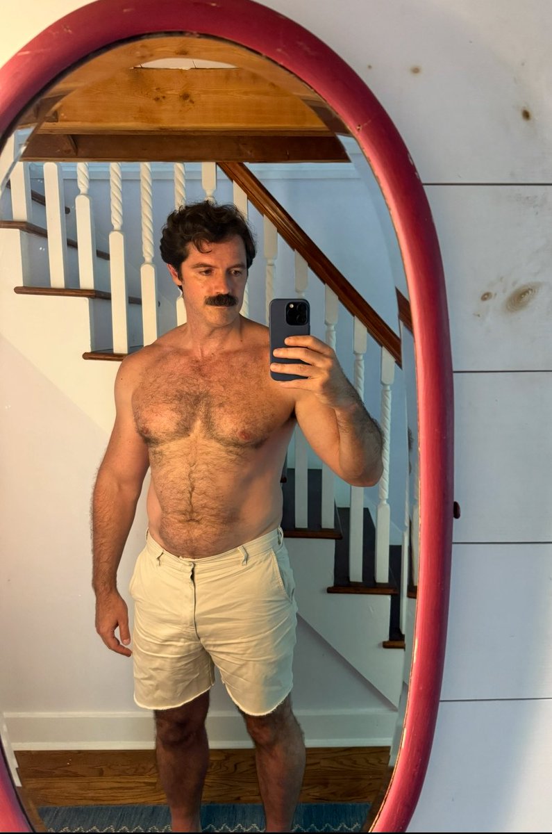 chbarnard's tweet image. wth