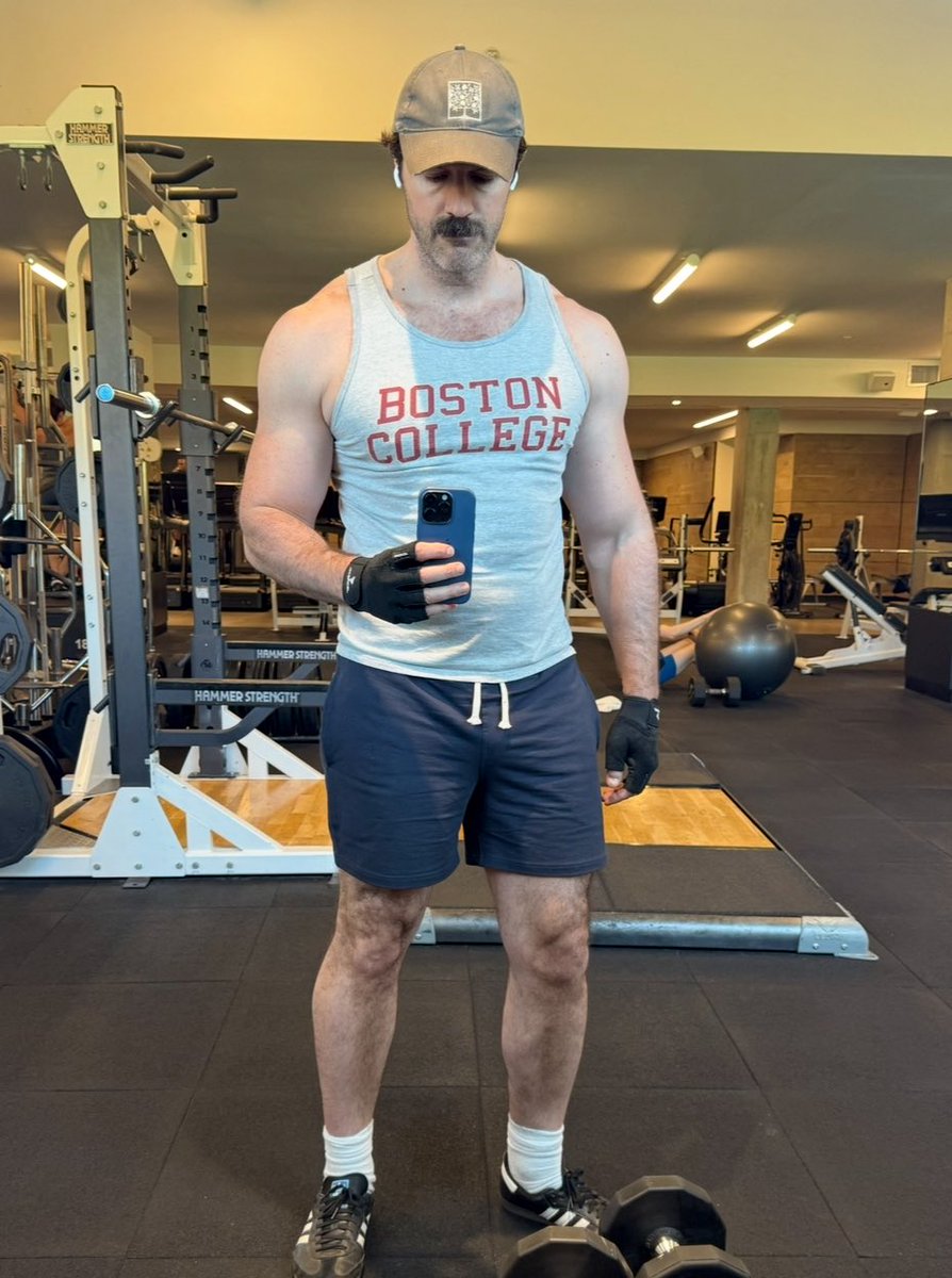 chbarnard's tweet image. wth