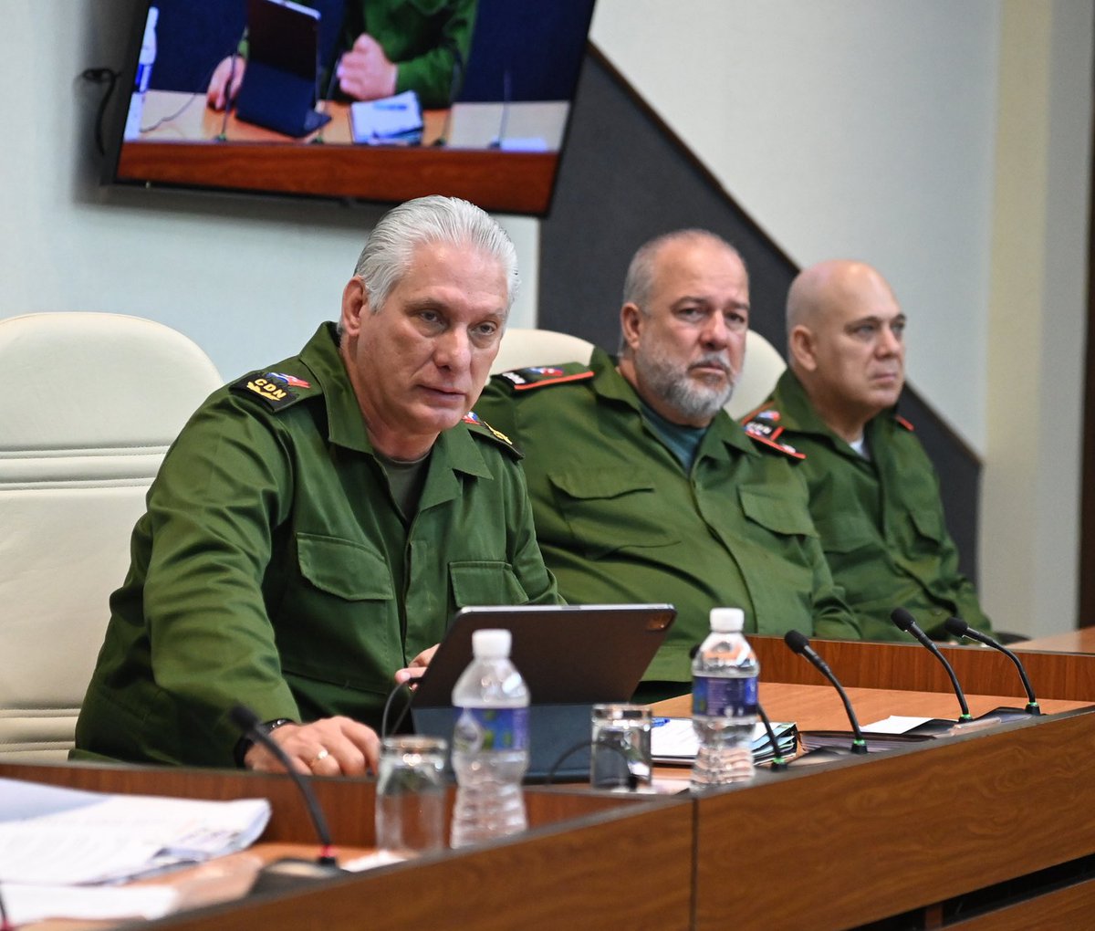 ALTO Y CLARO: Lo precisó <a href="/DiazCanelB/">Miguel Díaz-Canel Bermúdez</a> (16/01/25): "La tarea fundamental que tenemos este año es defender la Revolución, preservar la Revolución". ¡Y así ha sido! #67AñosEnRevolución