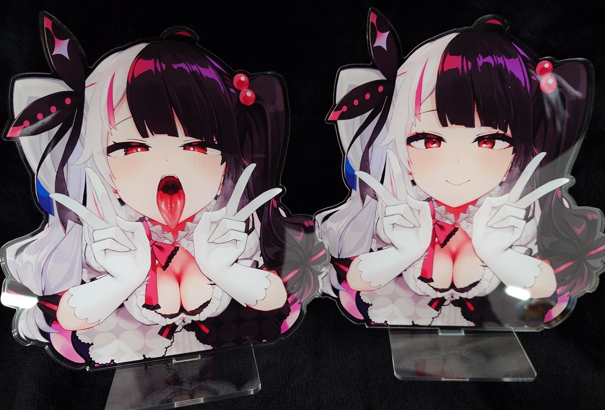 yrmさんアクスタ、絵柄をAとBの2種類ご用意🎩🐤
缶コーヒーとサイズ比較(2枚目)(B絵) 