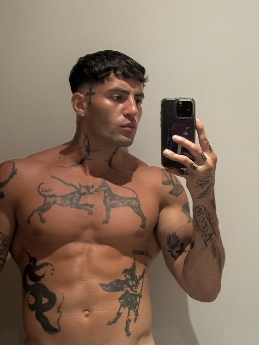 emsakyi's tweet image. 