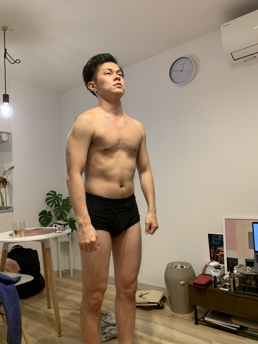 3pon_trainer's tweet photo. 30代中年サラリーマンの3年半の変化🔥

僕が3年半やったこと
・毎朝体重計に乗る
・15分でもいいから週3以上のジム
・減量は食事管理アプリの徹底
・自分の変化を自分で褒める
・週末に5日分の弁当作り置き
・朝ごはんは納豆卵魚米固定
・細かいことは気にせず日々のルーティンを楽しむ https://t.co/CEnpDSDnJ3