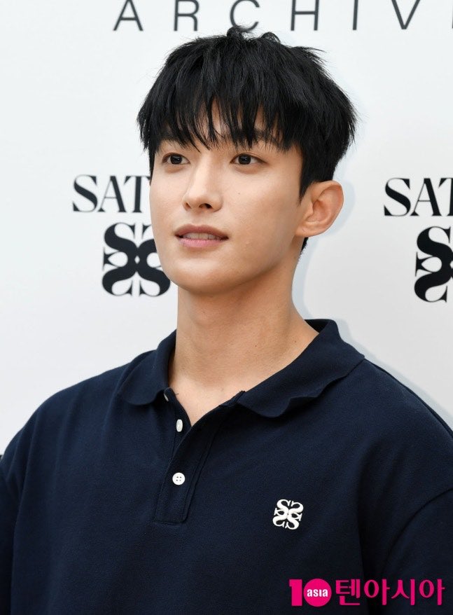 seventeen's #DOKYEOM ranked No. 1 as the male singer fans would love to see on lee mujin service 🫶🏻