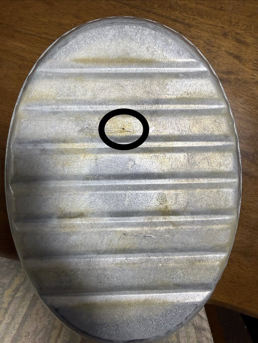 愛用の湯たんぽの底に小さな穴が…😩
半田で埋めるか鉄パテにするか半自動で溶接するか🫠
はたまた買い替えるか😭