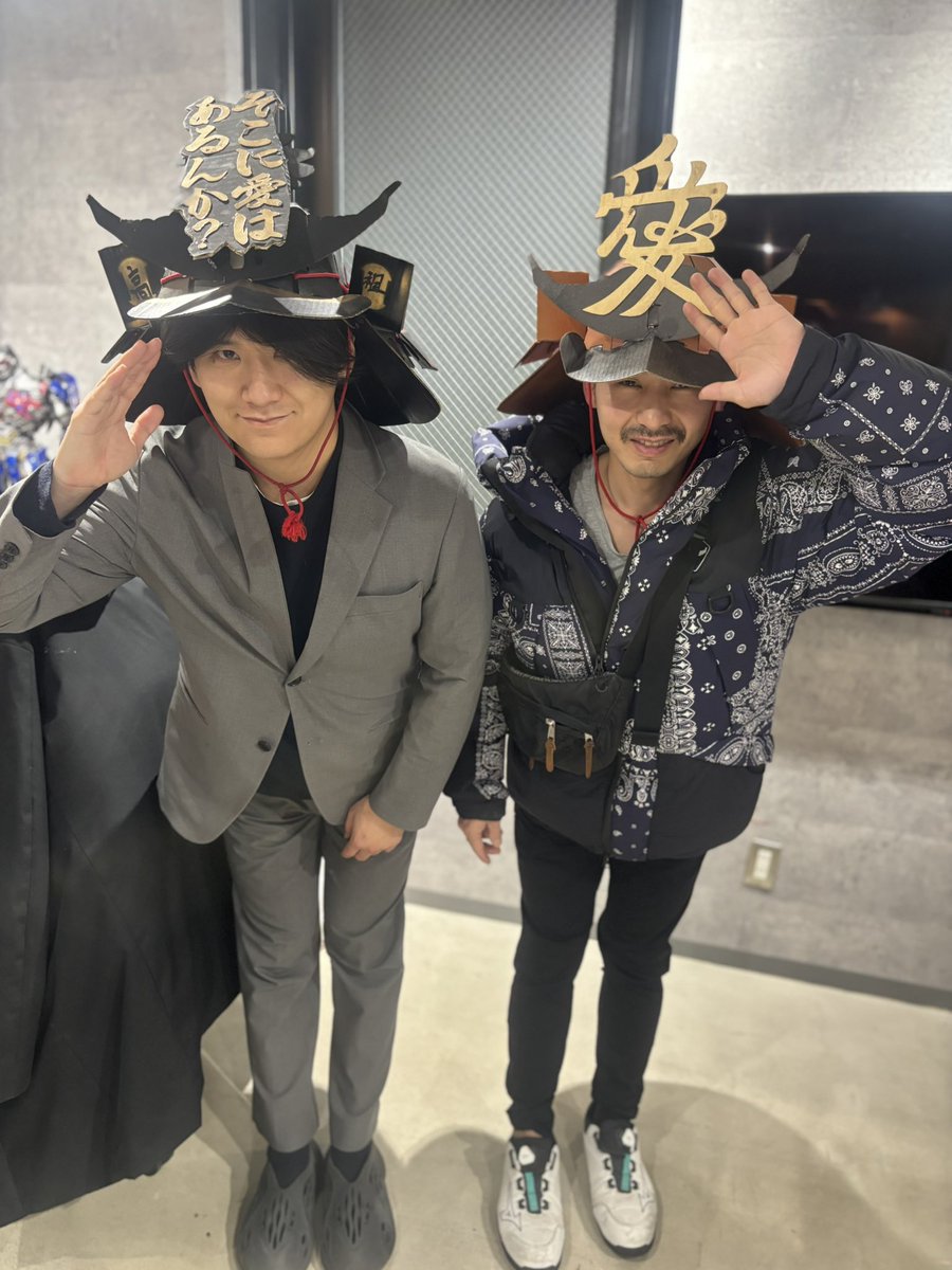 oYASUSEUNGo's tweet photo. 本日は大勢お越しいただいてありがとうございました！

無事、ほぼ、完売！！

また開催しますのでよろしくお願い致します🎅🏻🎄.*

#安スンギ https://t.co/PHA7JybOZ4