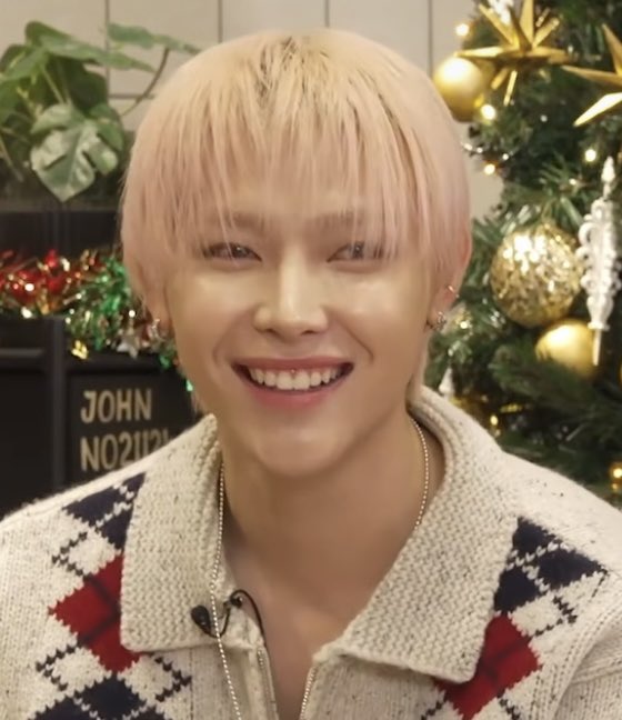 suzzz79's tweet image. 앞머리 때문에 바부됨 ㅋㅋㅋㅋ핰ㅋㅋ💕💕