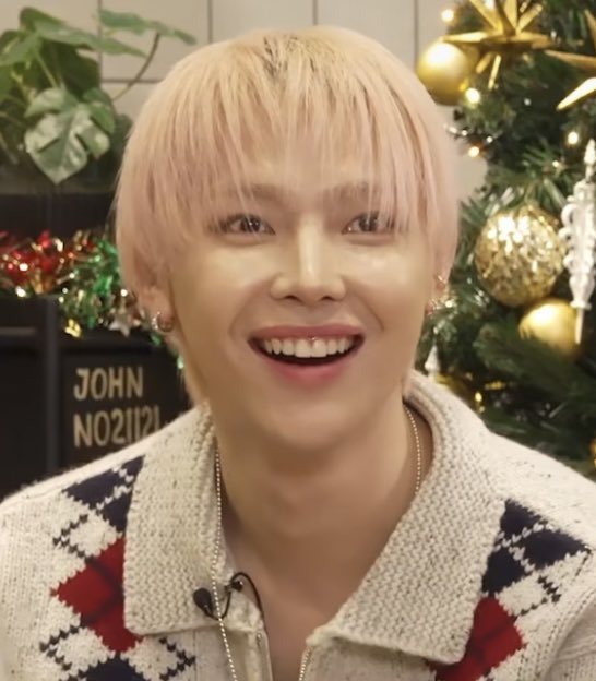 suzzz79's tweet image. 앞머리 때문에 바부됨 ㅋㅋㅋㅋ핰ㅋㅋ💕💕