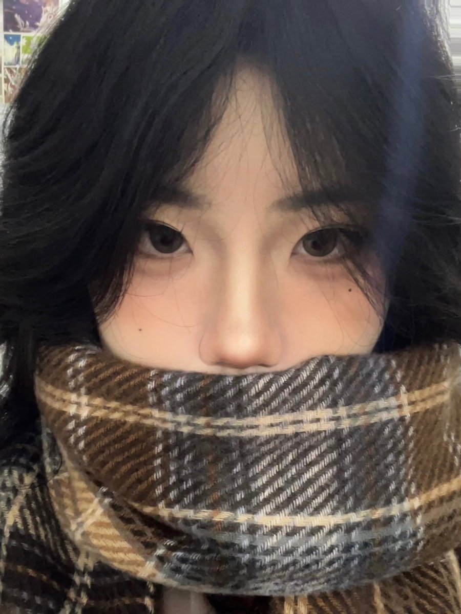 我想念你躲在我围巾里面