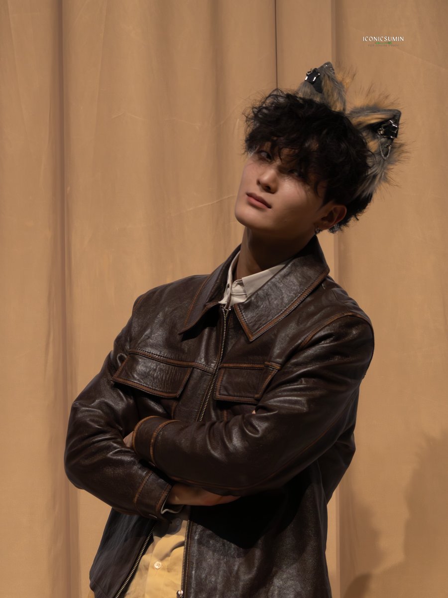 IconicSumin's tweet image. 251129 Frommstore Fansign HQ

🐺🖤

#xikers #SUMIN #싸이커스 #수민