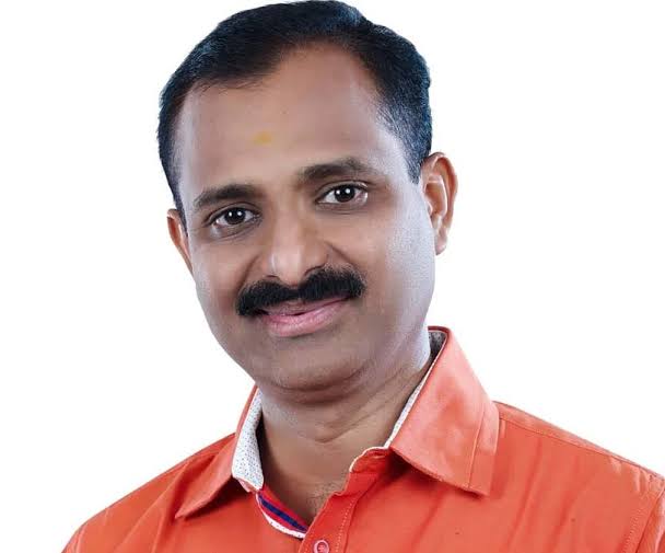 NewsAlgebraIND's tweet photo. BIG BREAKING NEWS 🚨 History has been Created 🔥🔥 

BJP leader VV Rajesh has been officially elected as Mayor of Thiruvananthapuram Corporation in the first round counting only.

He got 51 votes. He has officially become the first BJP Mayor in Kerala.

Oath of office to be held soon.