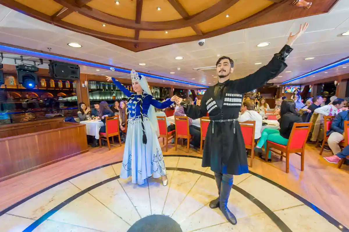 excursionturkey's tweet photo. Istanbul, Dinner, Bosphorus! 🤩

A luxury experience with stunning historical views and live entertainment. For an unforgettable night, the Dinner Cruise is the perfect choice. 🇹🇷🚢

🔗 Details &amp; Booking: https://t.co/Wlf9V40v2O

#Istanbul #BosphorusTour https://t.co/aLVi8mpyve