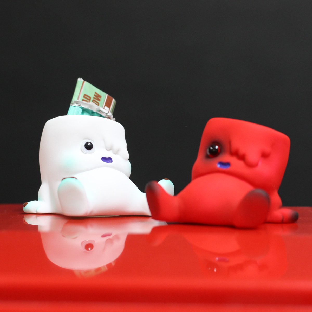 Living Dead リビングデッドマシュマロ　赤 LIVINGDEAD MARSHMALLOW」 カプセルトイ&BOXトイで来年2月発売予定