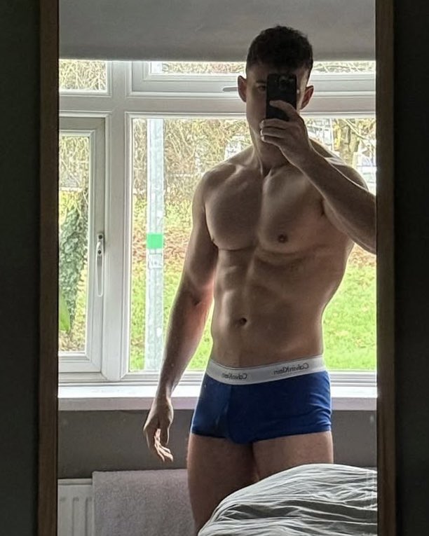 HotTradies's tweet image. Irish tradie doing his thing
#Tradie #Builder #Irish #MirrorSelfie #Gay

IG jay26oneill