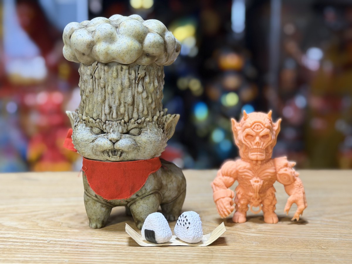 もうこやま 鉄仮面うさぎ ゾンビカラー ⁄ もうこやま (@moucoyama