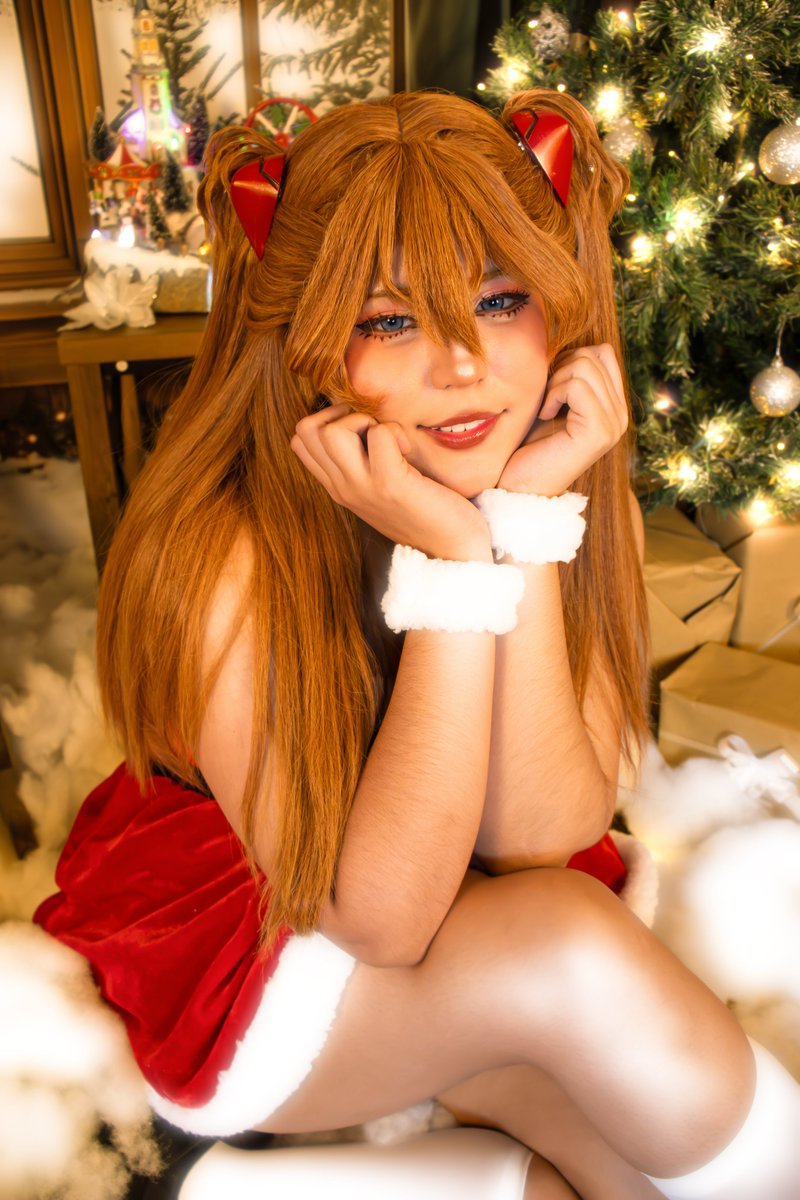 RenjiCosplay's tweet photo. Feliz Navidad!! 
#asuka #asukacosplay #girlcosplay #cosplay #EvangelionCosplay #AsukaLangley https://t.co/HDY3FJ61Tz