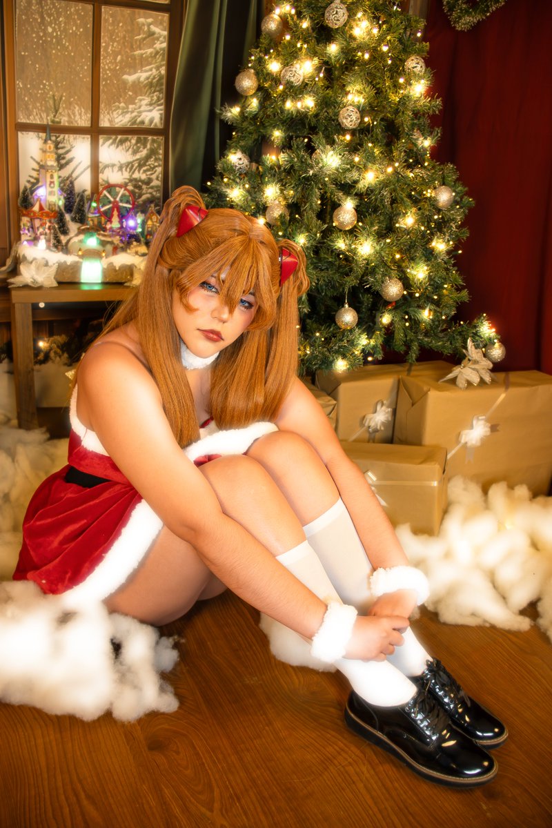 RenjiCosplay's tweet photo. Feliz Navidad!! 
#asuka #asukacosplay #girlcosplay #cosplay #EvangelionCosplay #AsukaLangley https://t.co/HDY3FJ61Tz