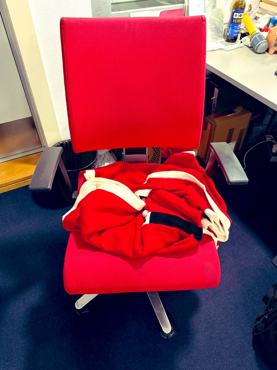 CarmeLaDiaL's tweet image. Papá Noel ha salido del grupo 🎅🏼🎄
#HoHoHo