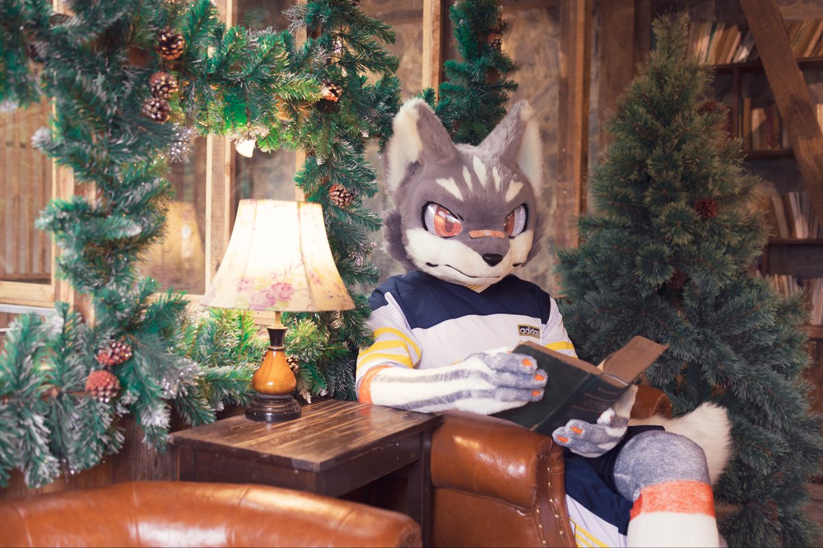 linkkunghusky's tweet photo. Looks like many people are heading back home to be with their families today
Wishing everyone safe travels and a happy time with family ๐ฅฐ
#FursuitFriday #NewYearWeek #Furry #Fursuit
.
๐ท : @ItamiFujimoto https://t.co/dK73F5V97g
