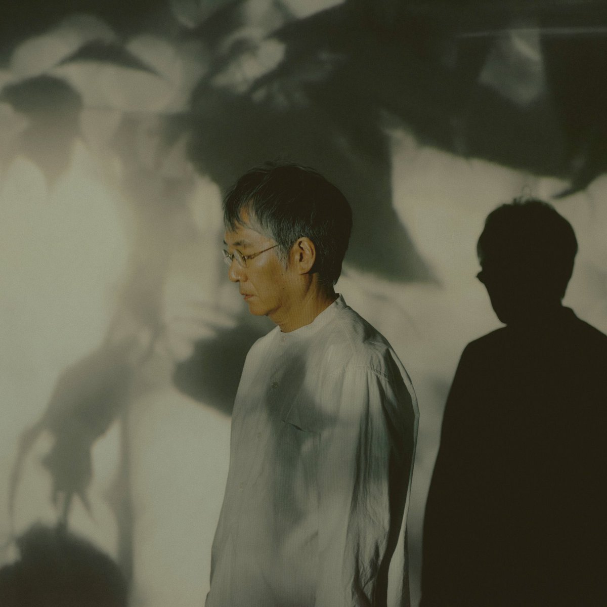 #本日12月26日発売
ワールドスタンダード40周年の記念碑的作品！15枚目のオリジナル・アルバム『コモレヴィア』(LP/CD)
🎧試聴出来ます🎵
✳詳細＆試聴▶️ inpartmaint.com/site/42088/
#WorldStandard #40thAnniversary㊗️ #Komorevia #鈴木惣一朗