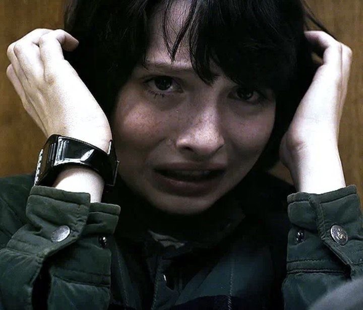 sleepylovesu's tweet image. hey @Stranger_Things, remember when mike wheeler actually showed emotion? what happened to that???