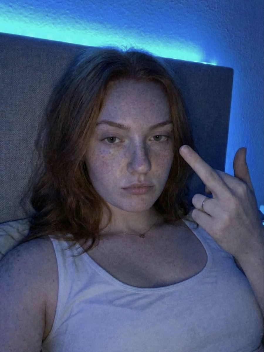 MeMyselfMath's tweet image. Bonjour findom 
Le réveil est dur ? Détends moi.