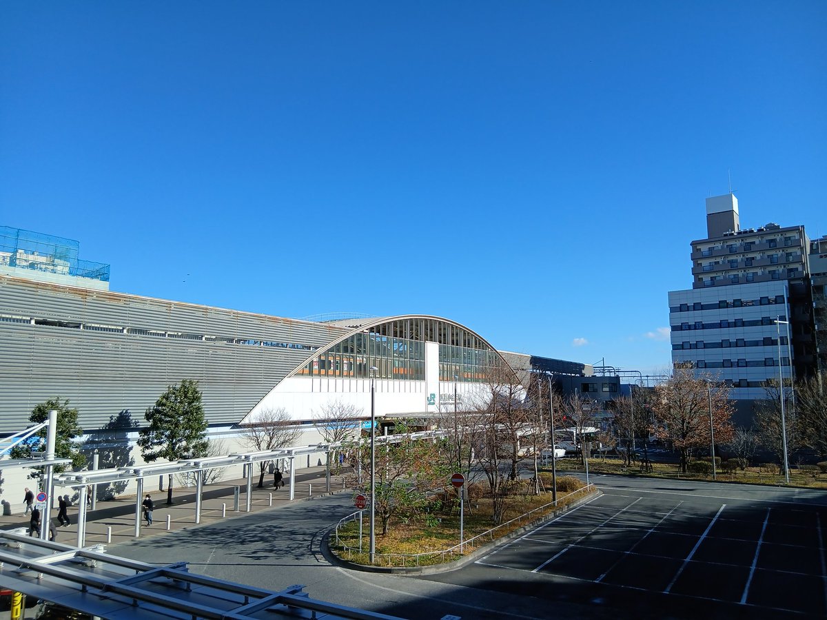 hapi44's tweet image. 風が強い。武蔵小金井駅南口。