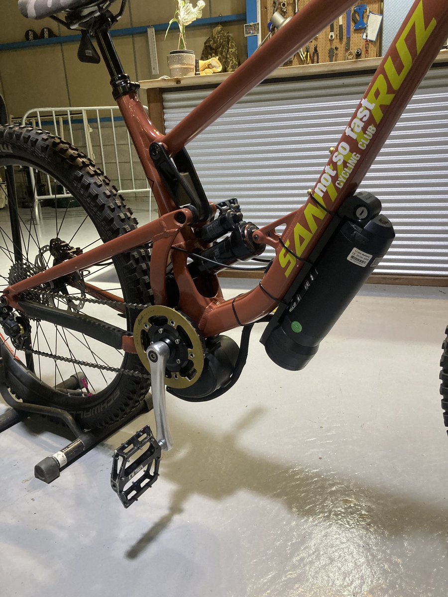 uedawheelworks's tweet photo. はい、付いた、付けた。

BSAでISCG台座のないハードテールなら大体のフレームには付くでしょうね。

あくまでも取り付け可否のトライアルですので、実際に山で楽しく乗れるかは別問題。

あとはHONDAさんのアクティベーション待ち。 https://t.co/zgzskjulUw