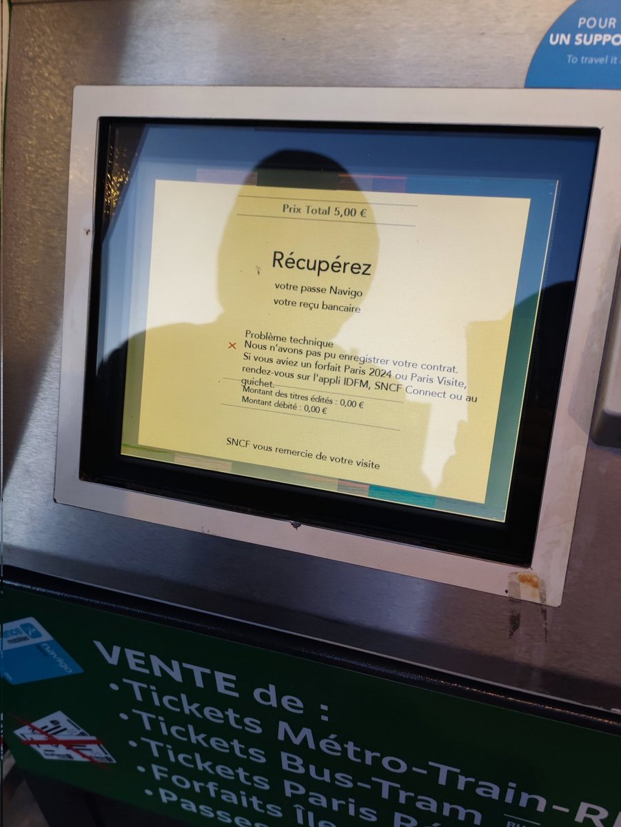 CaiYu0's tweet photo. @RERD_SNCF
À Cesson, l’automate ne marche pas et le guichet est toujours fermé au mauvais moment. Service public en ruine. Une vraie catastrophe.
#RERD https://t.co/HAbQ5Zht2l